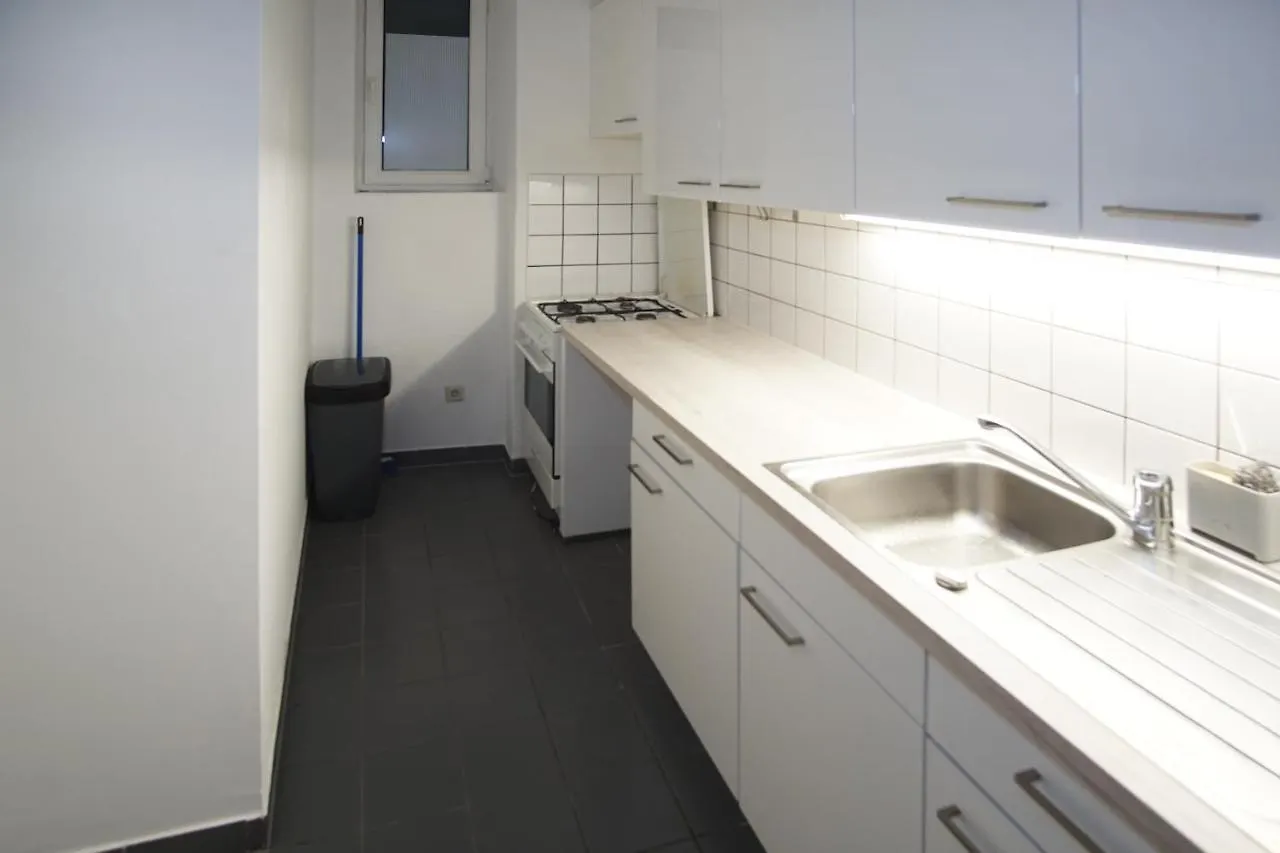 Modern Apartment In Central Viyana